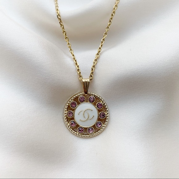 CHANEL Jewelry - VINTAGE Chanel Pendant Necklace